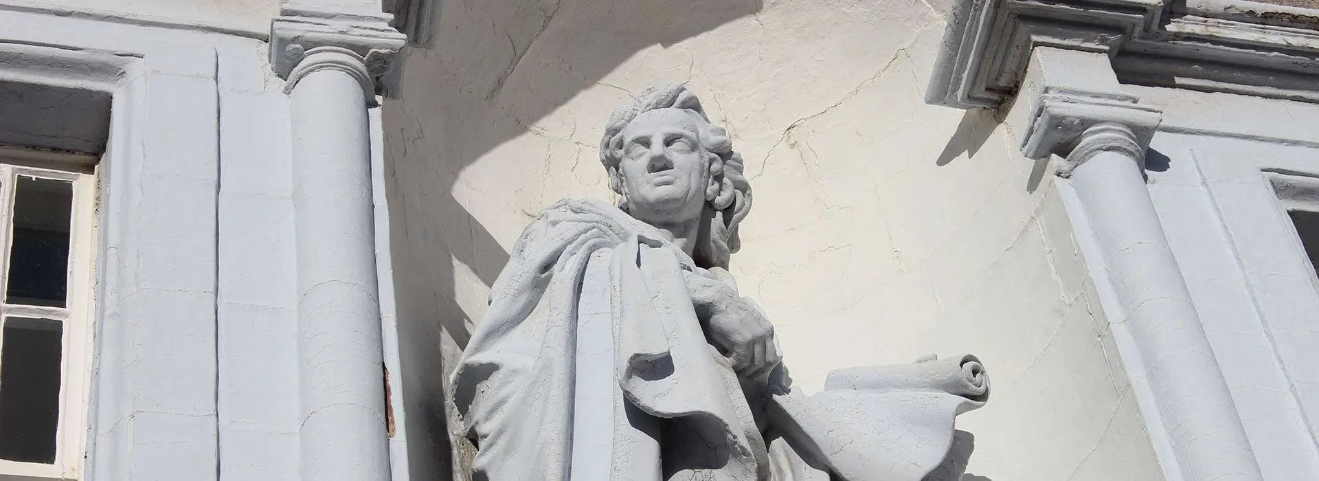 Robert Gordon Statue